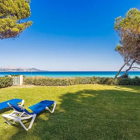 De Les Aguiles Villa