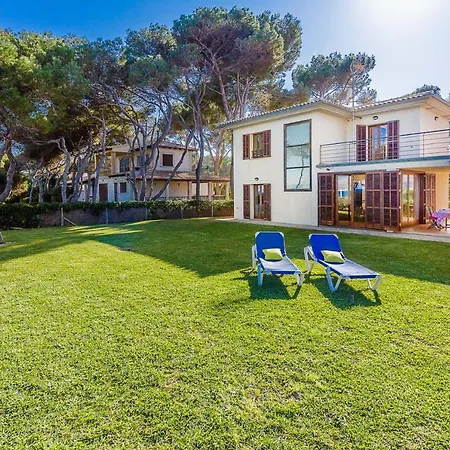 De Les Aguiles Villa